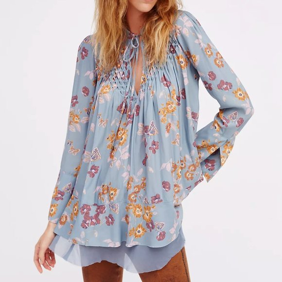 FREE PEOPLE So Fine Printed Smocked Top Sky Blue Floral {KK28} - Picture 1 of 7